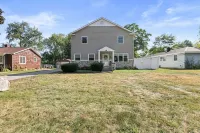 6 Br Family and Friends Retreat- Pool, Theatre, Walk to Notre Dame & Restaurants