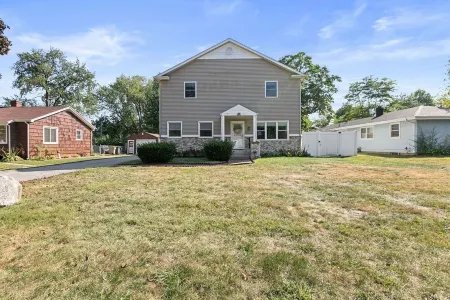 6 Br Family and Friends Retreat- Pool, Theatre, Walk to Notre Dame & Restaurants