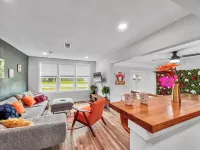 Birds of Paradise - 5 min from NAS - 7 min from Downtown Pensacola! Hotels in Warrington