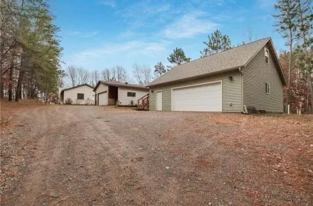 Lakefront! Pine Cone Cottage on Lake McKinley NEW