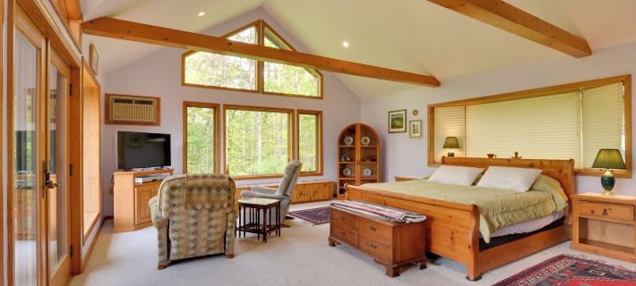 Peaceful Bedford Escape: Deck & Stunning Views! Hotels in Bedford County