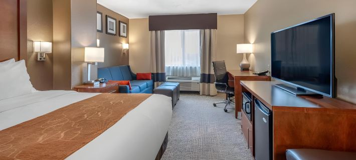 Comfort Suites Terre Haute University Area Hotels in Vigo County