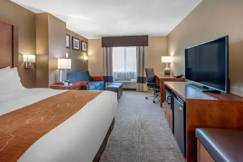 Comfort Suites Terre Haute University Area