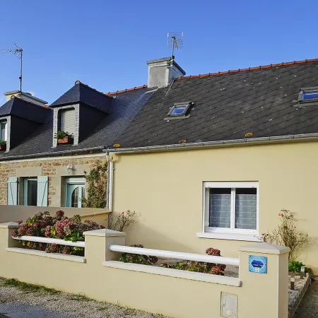 Cottage by Goëlo Coast with Sea Views
