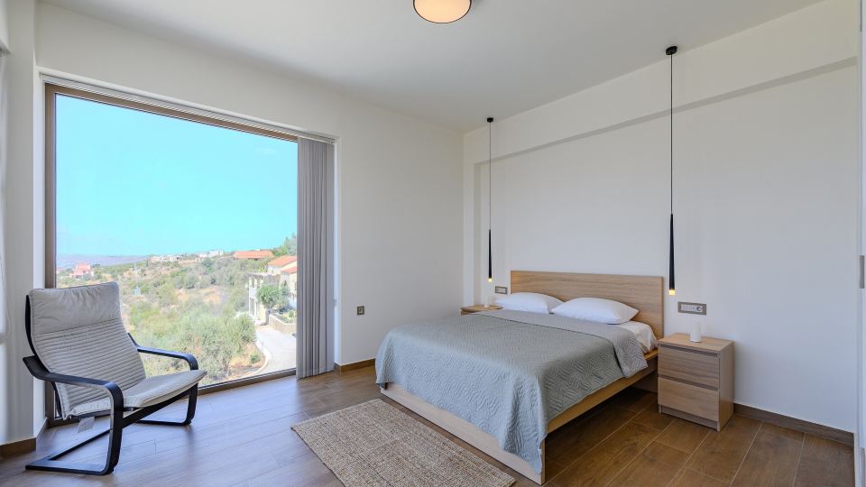 Villa in Sternes with Pool & Mountain Views