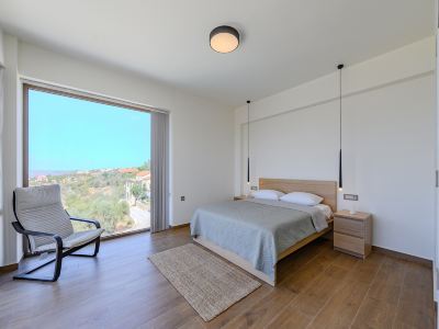 Villa in Sternes with Pool & Mountain Views