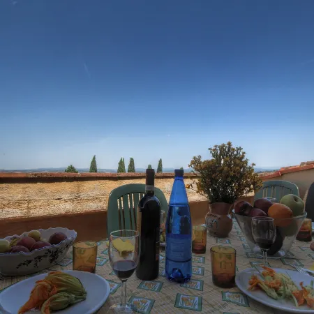 Spacious Tuscan Farmhouse