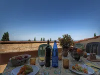 Spacious Tuscan Farmhouse