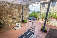 La Casa Nel Bosco d'Arte- Greve in Chianti, Holiday House with Private Garden