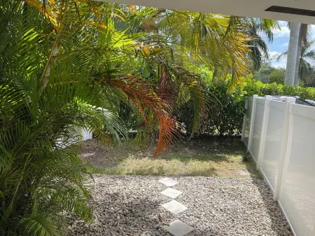 Cozy 1-bedroom apartment in awesome Miami Shores with AC