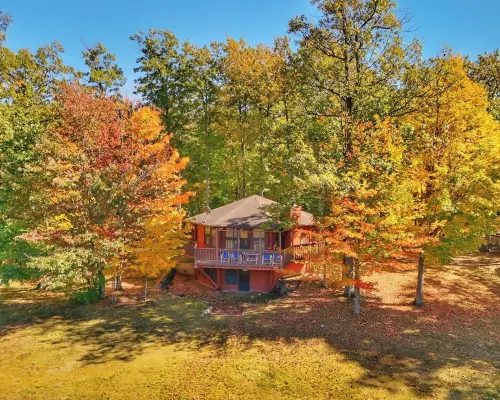 Eagle River Oak Tree House - Charming 2-bedroom house - Sleeps 6 Hotels in Washington