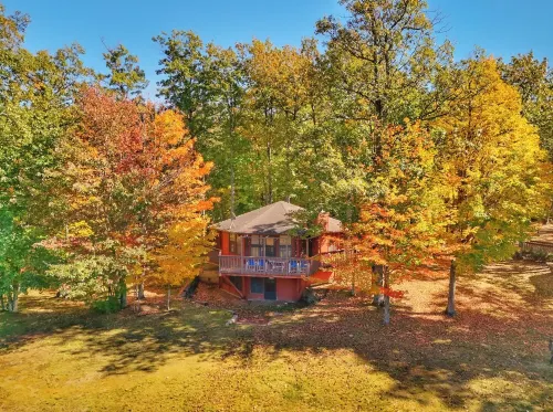 Eagle River Oak Tree House - Charming 2-bedroom house - Sleeps 6