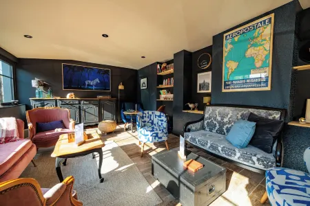 Hôtel Restaurant la Maison Отели в г. Требёрден