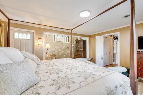 'Baby Grand on Main' Lebanon Home w/ Game Room! - 3성급