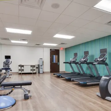 Holiday Inn Express & Suites FT. LAUDERDALE AIRPORT/CRUISE by IHG Отели рядом с достопримечательностью «Museum of Discovery and Science»