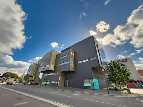 Holiday Inn Express LONDON - STRATFORD by IHG ウィック・ウッドランド周辺のホテル