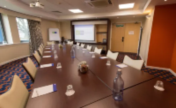Holiday Inn Express DUNFERMLINE by IHG