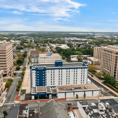 DoubleTree by Hilton Downtown Wilmington - Legal District Hotels near Brandywine Zoo