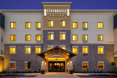 Staybridge Suites Newark - Fremont Отели рядом с достопримечательностью «Fear Overload Scream Park»