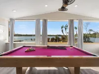 Luxury Hideaway - Lakefront - Mini Golf, Pool + More! Hotels in Seffner