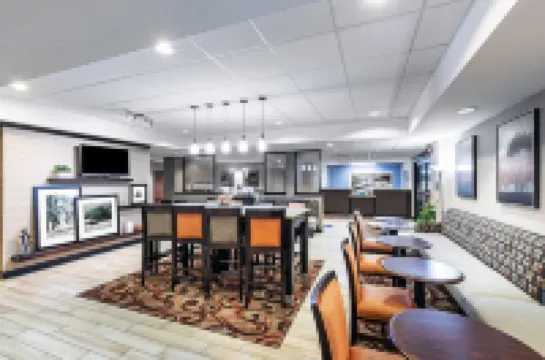 ハンプトン イン エイキン