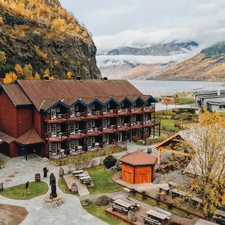 Flåmsbrygga Hotel Отели в г. Город Флом