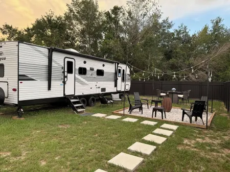 Charming RV with AC in Spring Hill - Perfect for a getaway