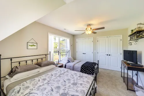 Autumn Retreat Pondside Cabin in Butler, TN Hotel a Johnson County