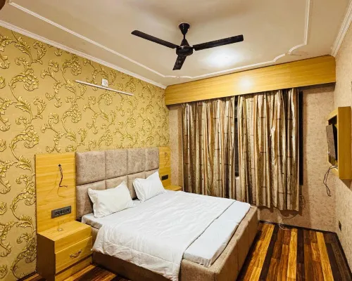 Hotel Indra Hotels in Srinagar