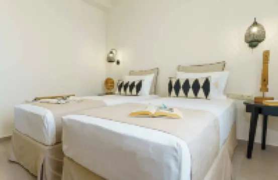 NIKKON LUXURY LIVING is a luxury private villa, in top of the sea.Enjoy LUXURY.