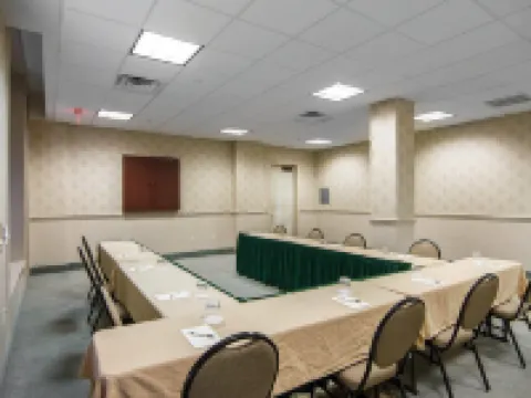 リバティホテル, アン アセンドコレクションホテル クリーバーンのホテル