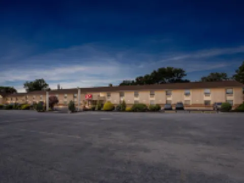 Econo Lodge Woodbridge Hotels in Iselin