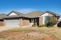 4 Mi to OU Campus & Stadium! Suburban Norman Home - 4-Star