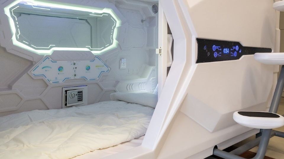 Capsule Hotel Happy lounge