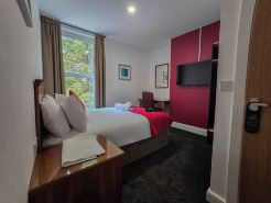 Hullywood Rooms
