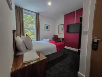 Hullywood Rooms Hotels in 