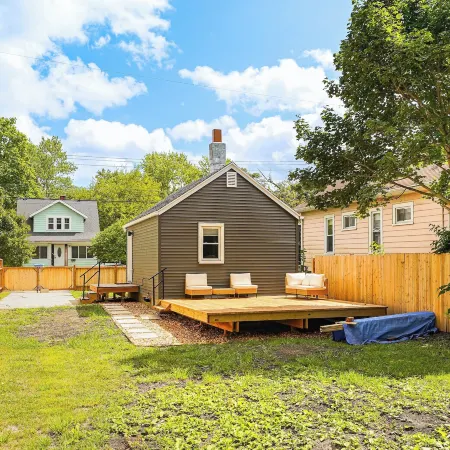 Tiny Home w/ Deck: Close to MSU Campus