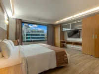 Weston Suites Hotel Hotels near Blue Mall