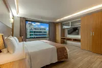 Weston Suites Hotel