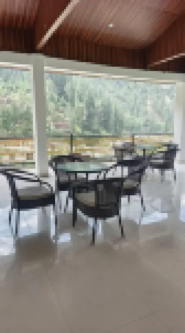 Shesh Besh Guest House & Restaurant