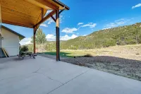 Nat'l Forest Access & Mtn Views: Family Eagar Home - Country Houses