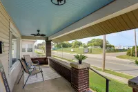 1 Mi to Cedar Point: Family Getaway w/ Porch! - 3-Star