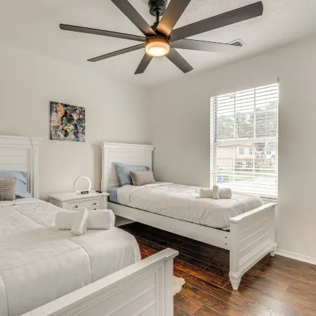 7 Mi to Dtwn ATL: Upscale Family Home w/ Balcony