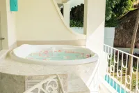 Hotel Tamarindo Diria Beach Resort - Bathtub