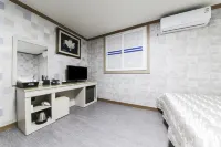 Samcheok Port Motel - Motels