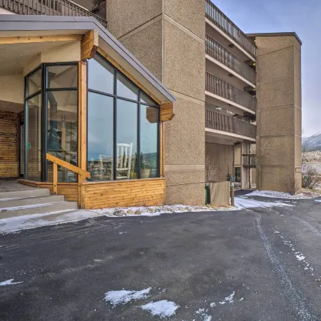 7 Mi to Keystone Resort: Condo w/ Hot Tub & Pool