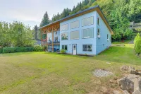 Lake Whatcom House w/ Boat Dock + Mountain View! - Homestays