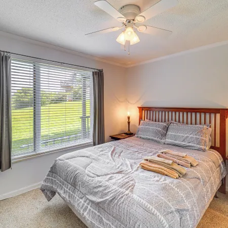 3 Mi to Slopes! Mtn-View Condo in Banner Elk
