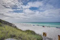 'Almond Grove Cottage' w/ Patio: Walk to Beach! - Badekar