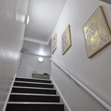 FC Platinum Accommodation Отели рядом с достопримечательностью «Железнодорожный вокзал Уотфорда»